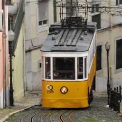 Gli elevadores e le funicolari di Lisbona