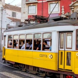 In giro per Lisbona con lo storico Tram 28: Percorso e fermate principali 