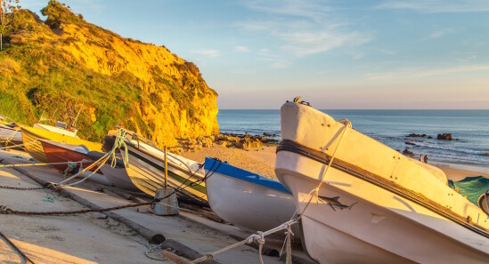 Albufeira: spiagge, mare e movida nel cuore dell’Algarve