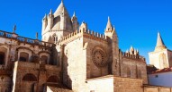Cattedrale di evora esterni