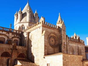 Cattedrale di evora esterni