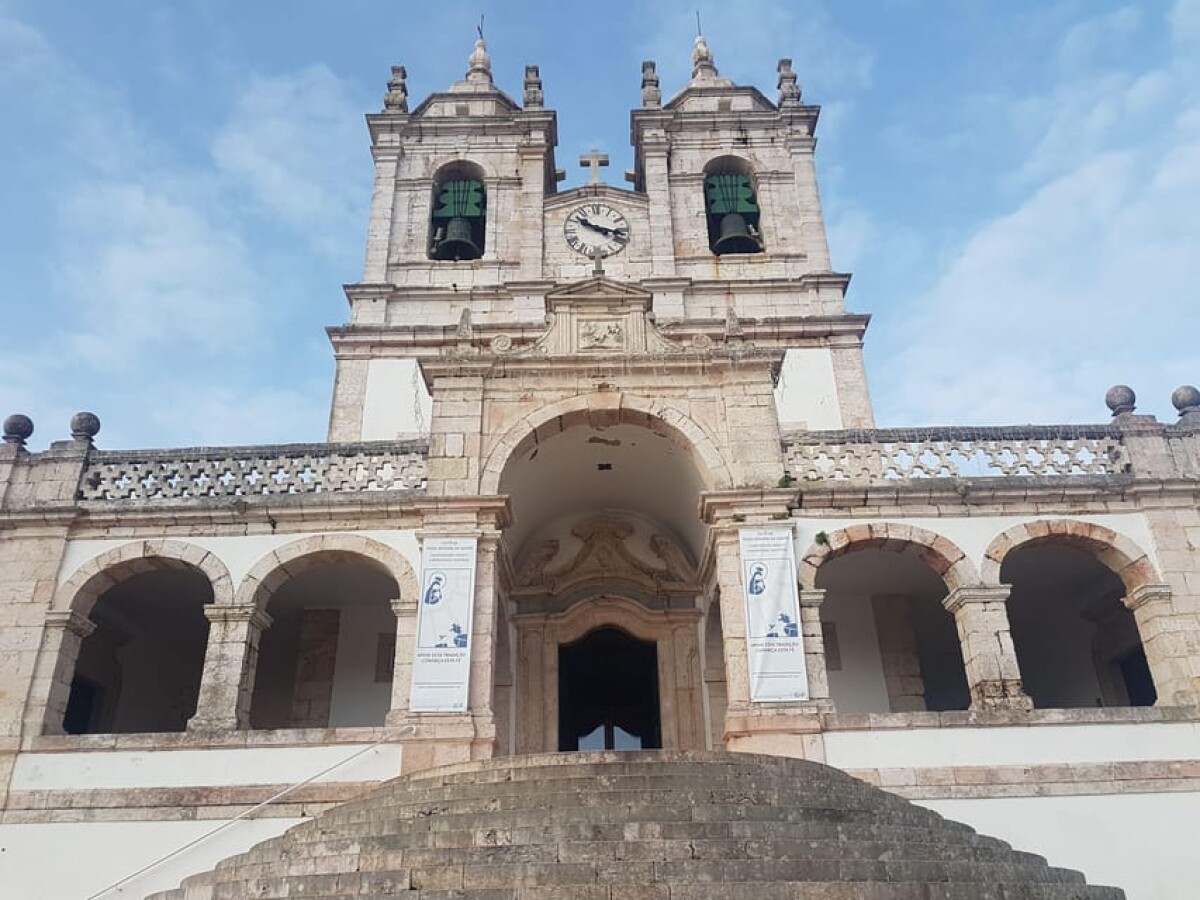 Scopri i migliori tour per visitare il Santuario di Nazaré da Lisbona
