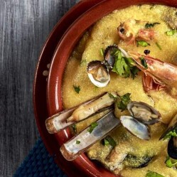 I piatti tipici da provare in Algarve: petiscos, specialità di mare e dolci di mandorla