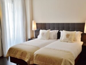 Prenota con Booking! Prenota con Booking!
