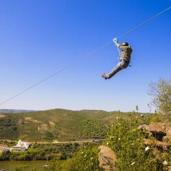 Zip-line Limitezero: dalla Spagna al Portogallo, volando appesi a un filo!