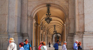 Piazza Commercio e Arco Rua Augusta Lisbona 13