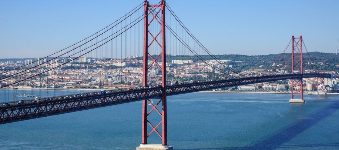Scopri i tour e le attività da non perdere vicino il Ponte del 25 Aprile