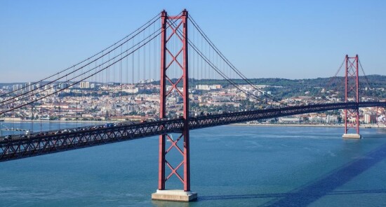 Ponte 25 de Abril: Il ponte sospeso di Lisbona
