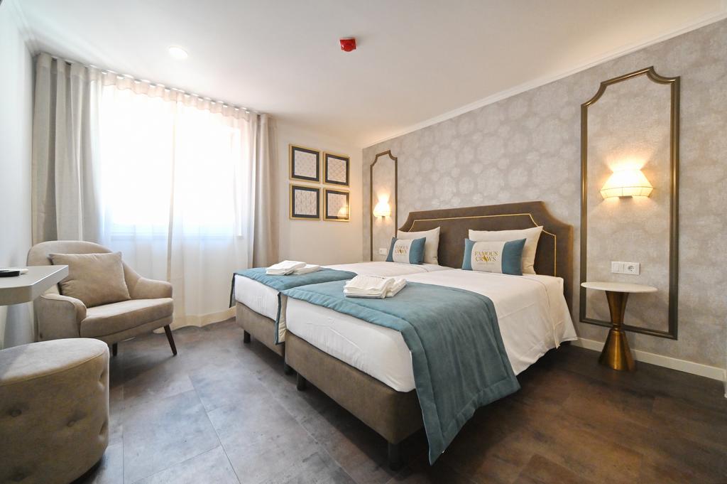 famous crows lisbon suites