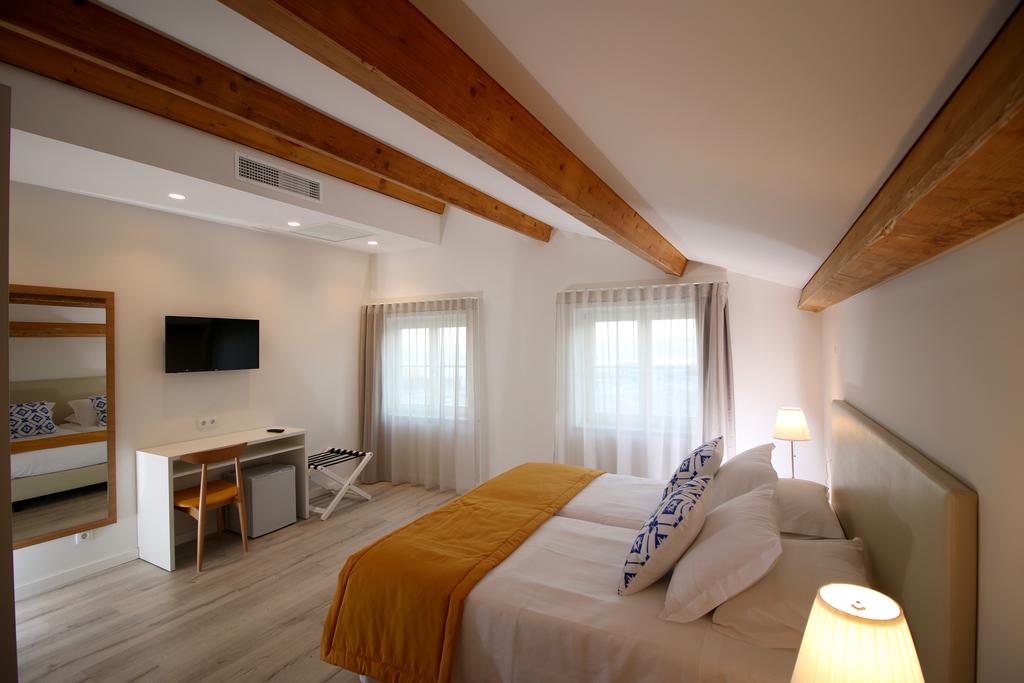 hotel riverside alfama