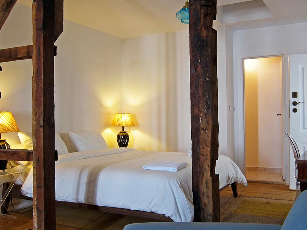 the indipendent hostel and suites